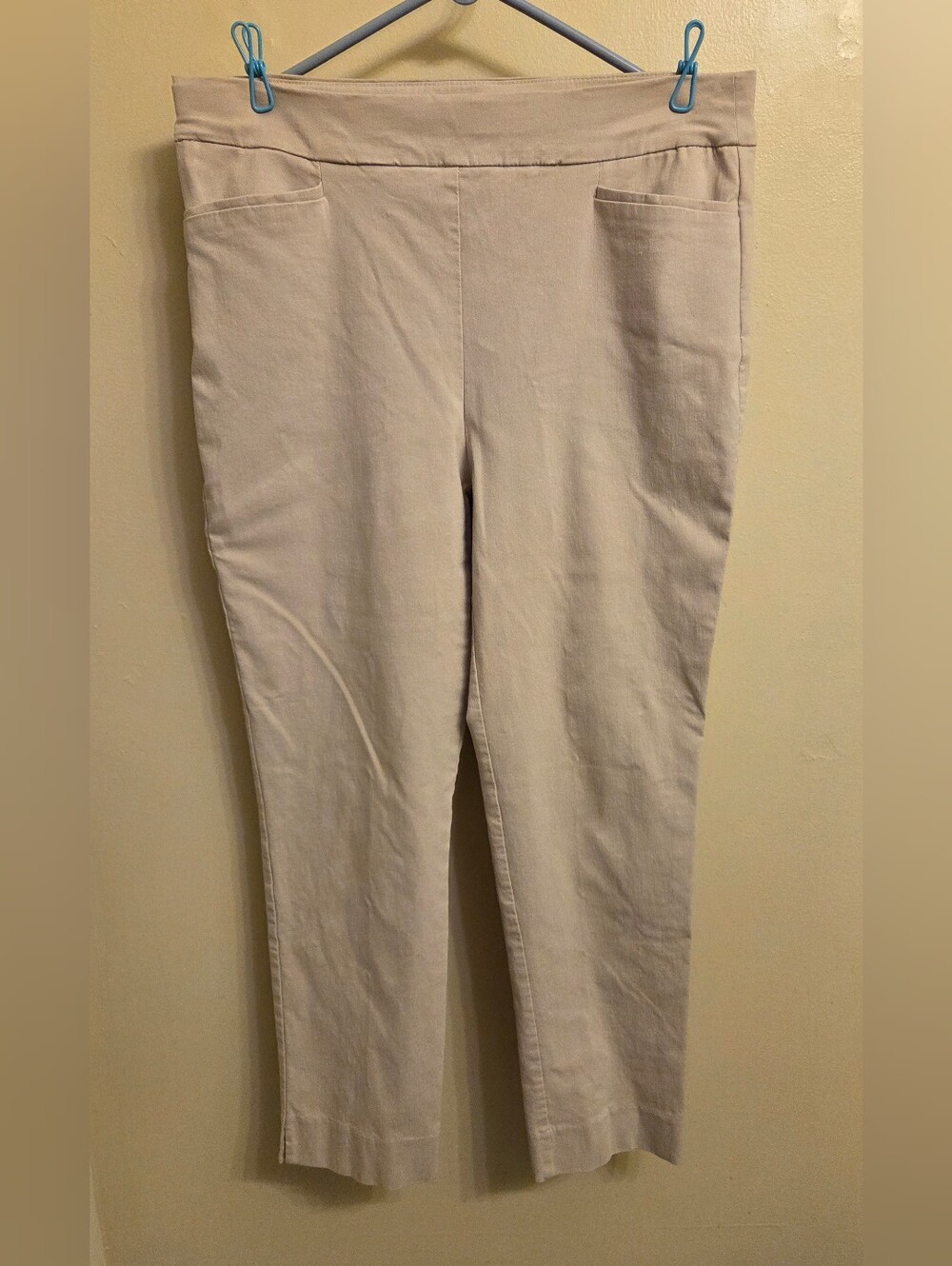 βChicoβs Brigette Pull On Ankle Stretch Pants Beige 10R Preppy Minimalist Office
